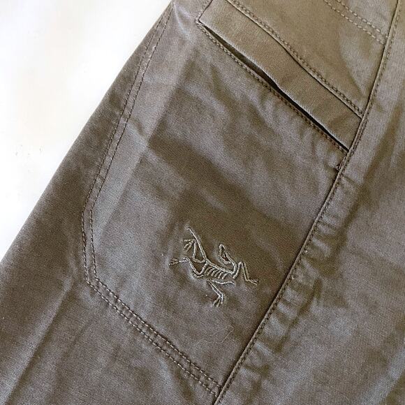 ARC'TERYX NWT VTG Rare Y2K Alibi Traverse Capri Pants Americano Women’s Sz 6 - Picture 6 of 14